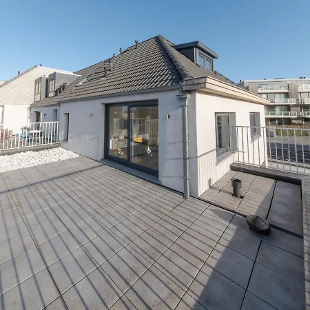 De Zeegloed Duplex With Parking By Interhome דירה דה האן